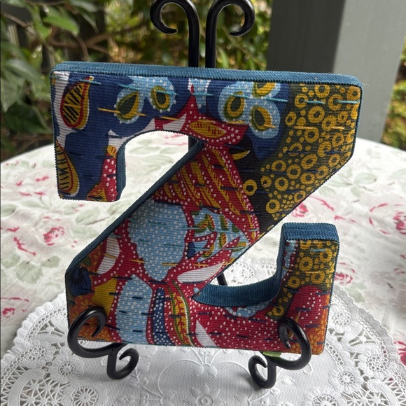 🆕 Anthropologie Letter "z" Wall Decor Floral Fabric - Picture 1 of 5